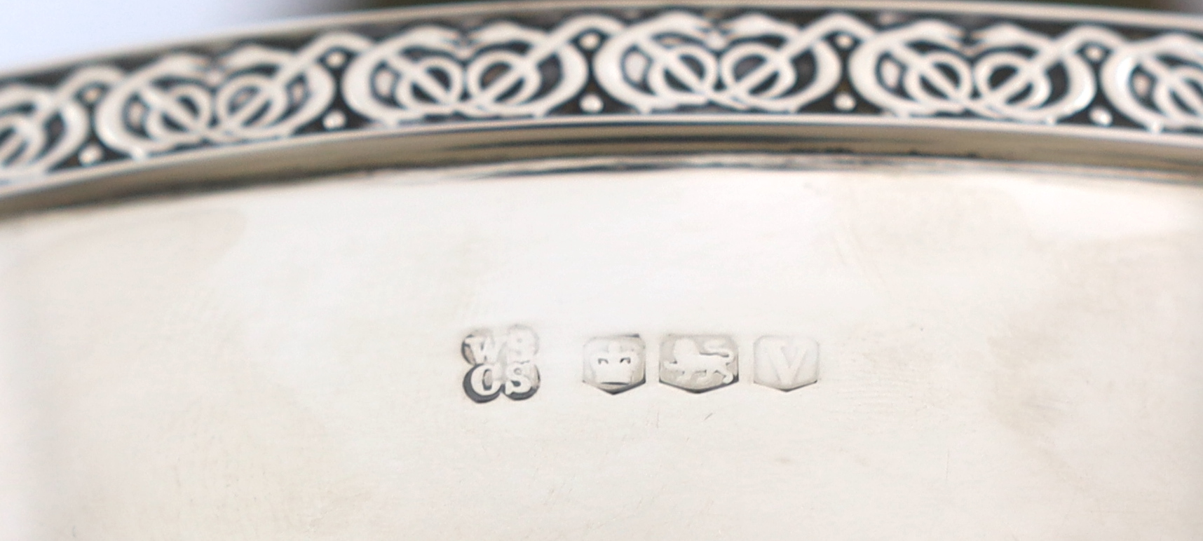 A George V Arts & Crafts silver circular bowl, by W & C Sissons
